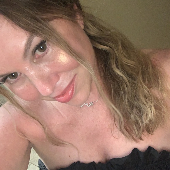 Meet your Posher, Traci - Picture 5 of 9